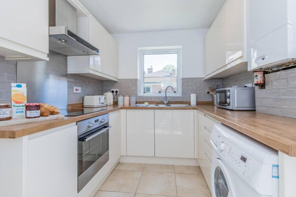 Stylish Townhouse In The Heart Of Summertown Oxford Eksteriør billede