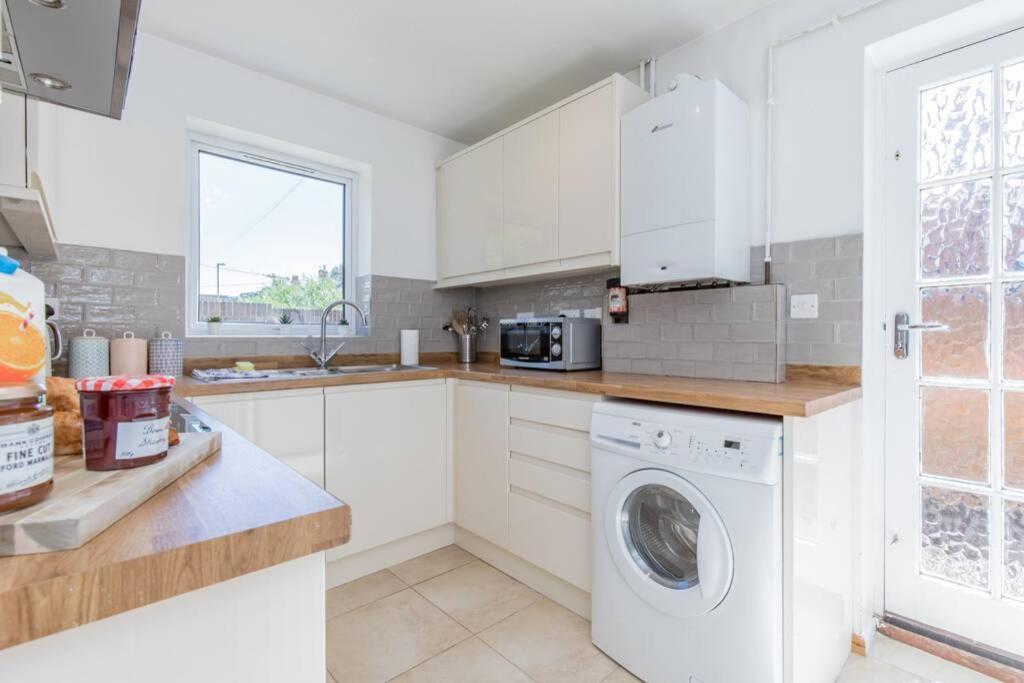 Stylish Townhouse In The Heart Of Summertown Oxford Eksteriør billede